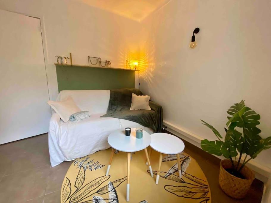 Апартаменты Location Studio Avec Loggia Антиб Экстерьер фото